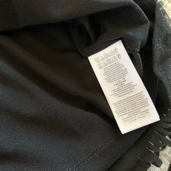 Mini skirt - Picture 3 of 3